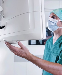 Barco brings fabulous 4K in distinctive display design to the operating room