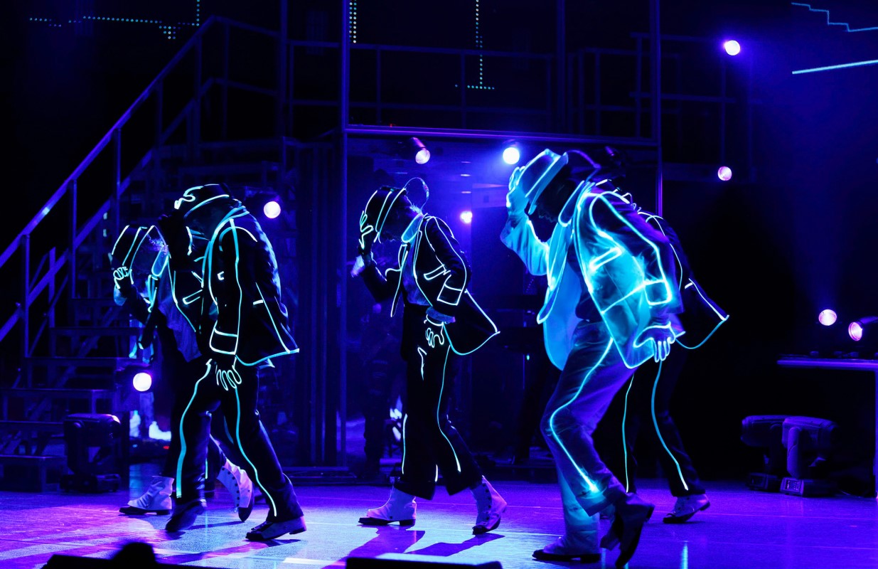 GLP impression FR1 provides Eye Candy for the King of Pop