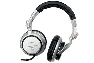 sony-mdr-v700-headphones-0713