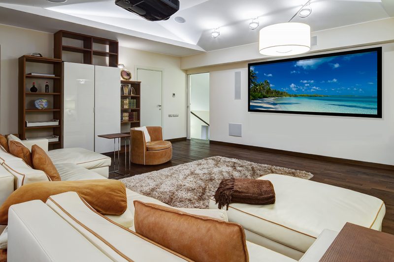 Crystal Screens Announces Groundbreaking 130” Projection Screen for the Home Theater Market