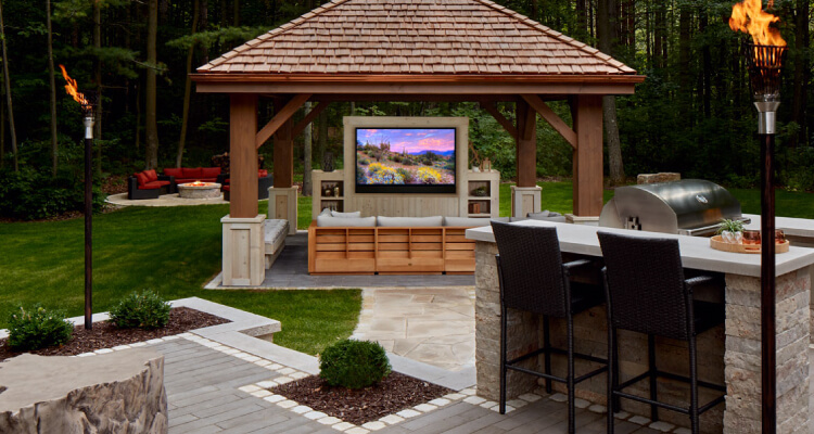 New Séura Outdoor TVs Are for Harsh Weather