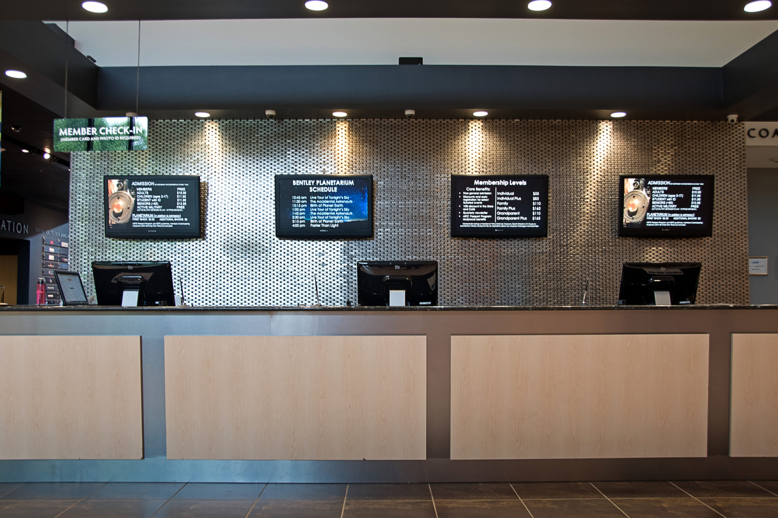 Tellus Ticket Counter Using LG Displays