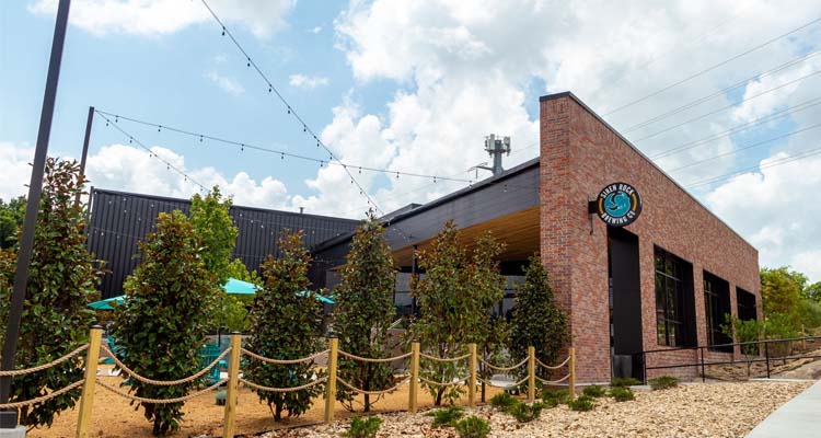 AtlasIED’s Atmosphere Digital Audio System and Speakers Enhance Bar Environment at Siren Rock Brewing Company