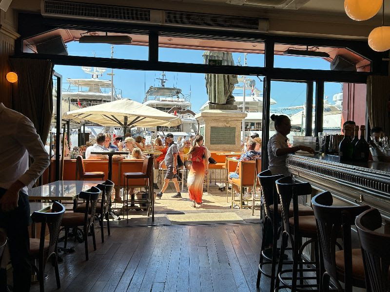 APG adds audio excellence to Café de Paris