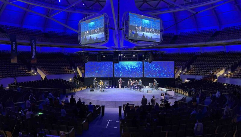 Fuente de Vida Gushes Installs L-Acoustics A10i Professional Audio System