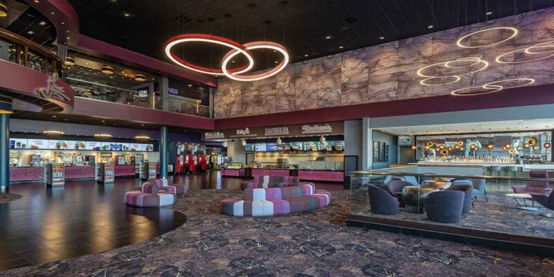 PPDS Transforms the US Movie-Going Experience at Showcase Cinemas with 568 Philips 4K Digital Signage and Video Wall Displays