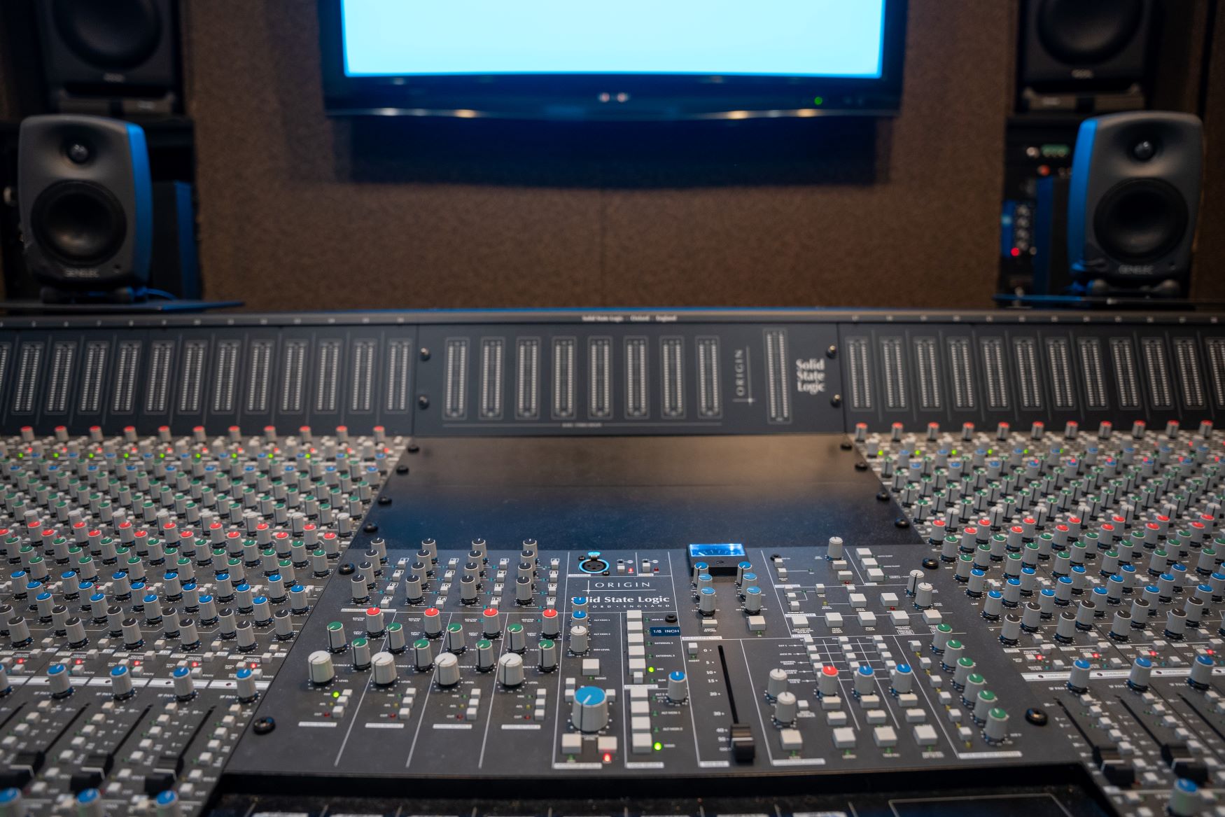 0921 studio 203