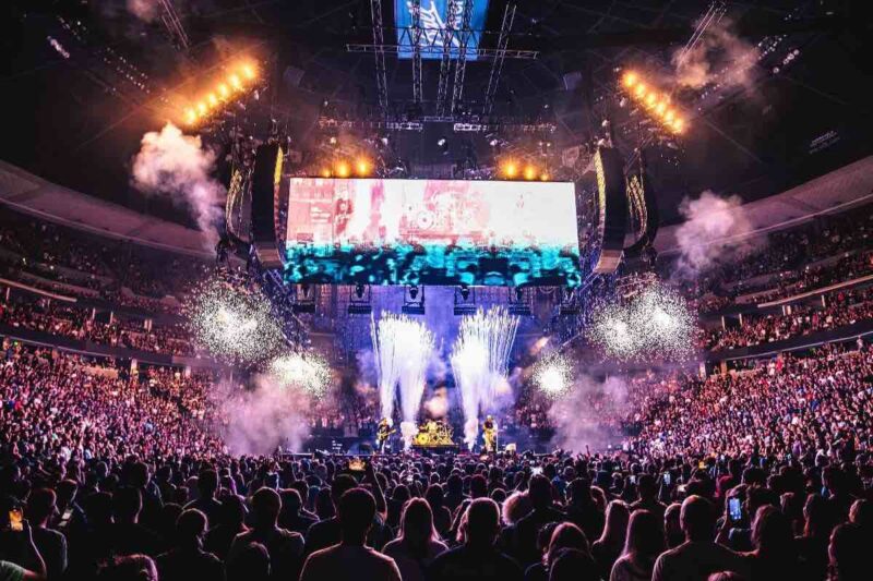 Blink-182 Arena Tour LED Stage and Screens Dazzle With Hippotizer Tierra+ MK2