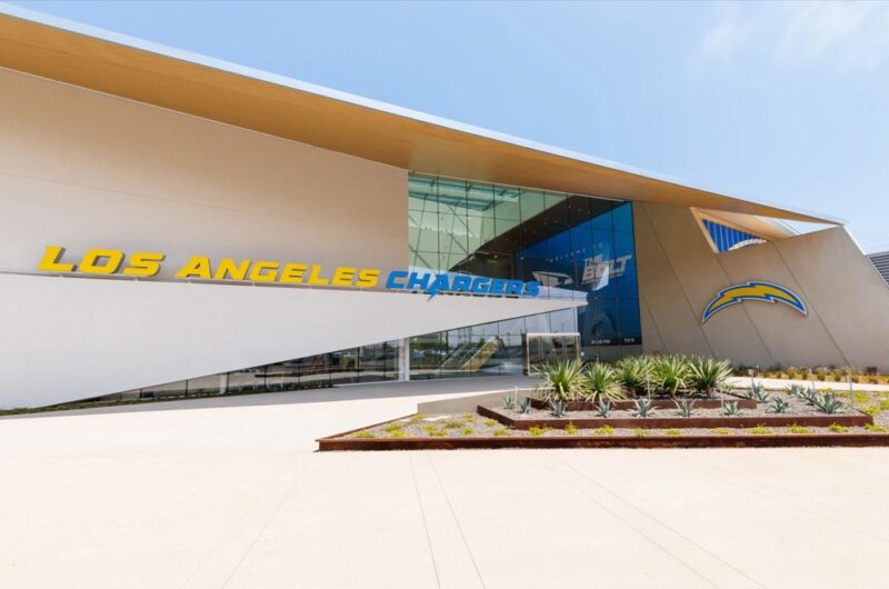 Samsung Joins the Los Angeles Chargers to Announce Official Opening of ‘The Bolt’