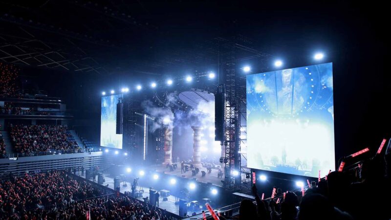 Will Pan “Mad Love” World Tour Kicks off With EAW