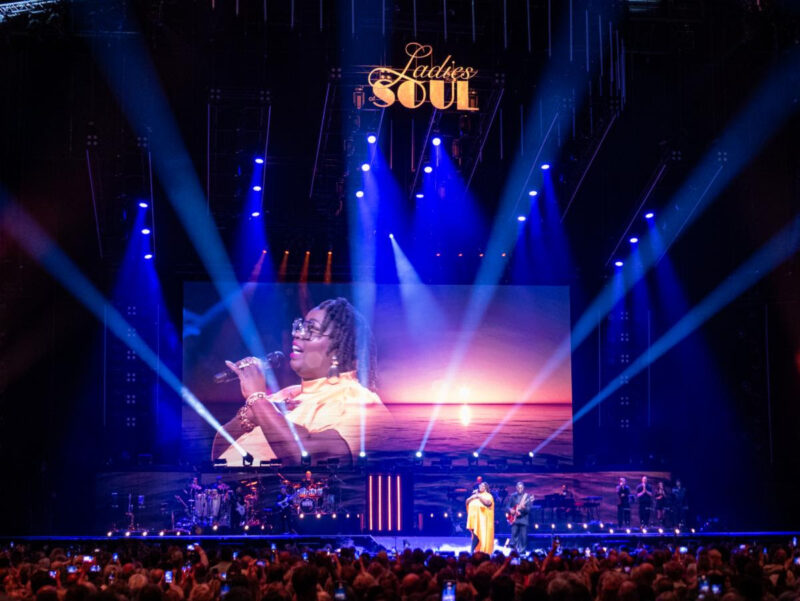 Ladies of Soul Dazzles with Rich Hippotizer-Driven Video